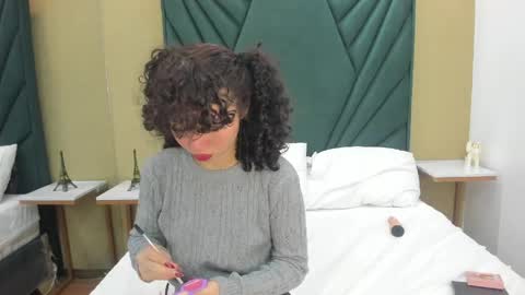 ally_and_noah_ online show from 05-10-26, 11:37