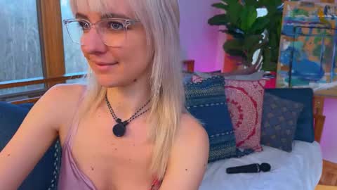 Ally Elliot online show from 12-03-25, 02:48