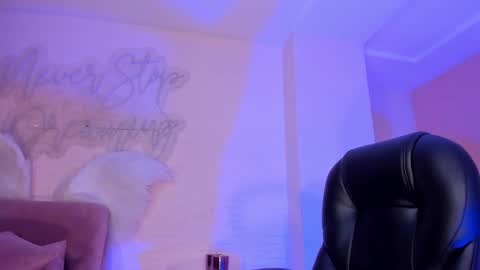 Snapshot of allyjensen chatting on 02-06-25, 08:02 Alisson online show from 02-06-25, 08:02