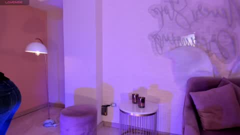 Snapshot of allyjensen chatting on 02-14-25, 09:03 Alisson online show from 02-14-25, 09:03