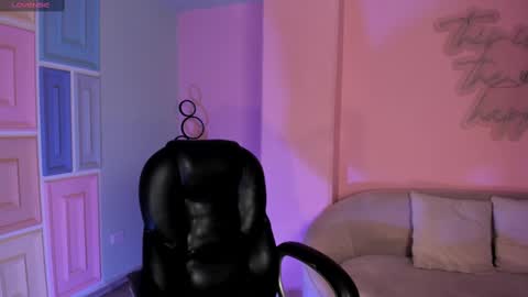 Snapshot of allyjensen chatting on 02-17-25, 10:29 Alisson online show from 02-17-25, 10:29