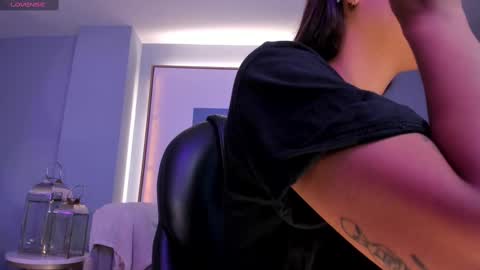 Snapshot of allyjensen chatting on 03-11-25, 10:40 Alisson online show from 03-11-25, 10:40