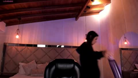 Snapshot of allyjensen chatting on 09-25-25, 10:19 Alisson online show from 09-25-25, 10:19