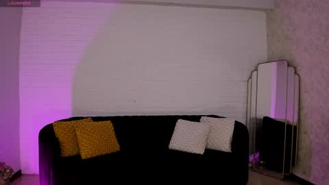 Snapshot of allyjensen chatting on 10-09-25, 10:24 Alisson online show from 10-09-25, 10:24