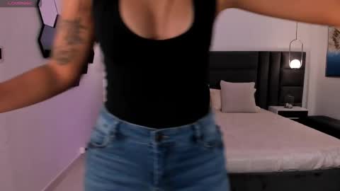 Snapshot of allyjensen chatting on 10-17-25, 10:18 Alisson online show from 10-17-25, 10:18