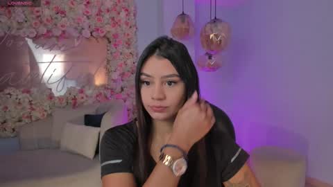 Snapshot of allyjensen chatting on 11-18-25, 10:20 Alisson online show from 11-18-25, 10:20