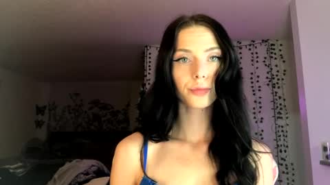 Ally Girl In Her Ally World online show from 01-28-25, 06:16