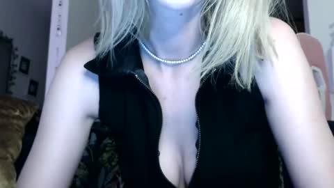 Ally Girl In Her Ally World online show from 07-11-26, 06:16