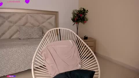 Allyson 3 online show from 01-11-25, 07:16