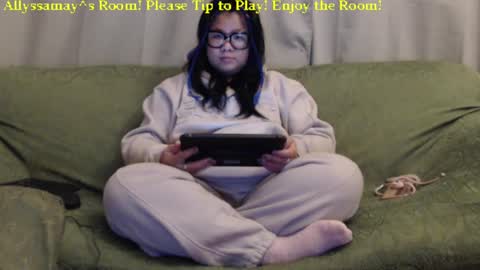 Snapshot of allyssamay chatting on 12-31-24, 03:01 Allyssamay online show from 12-31-24, 03:01