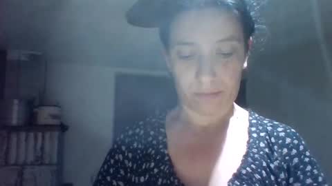 Snapshot of alma_amy chatting on 11-10-25, 10:42 Alma online show from 11-10-25, 10:42