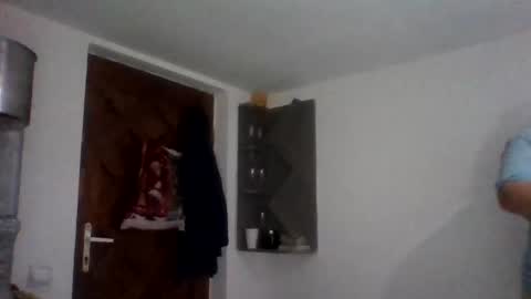 Snapshot of alma_amy chatting on 12-13-25, 08:47 Alma online show from 12-13-25, 08:47