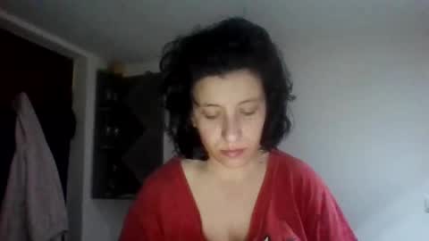 Snapshot of alma_amy chatting on 02-20-26, 09:48 Alma online show from 02-20-26, 09:48