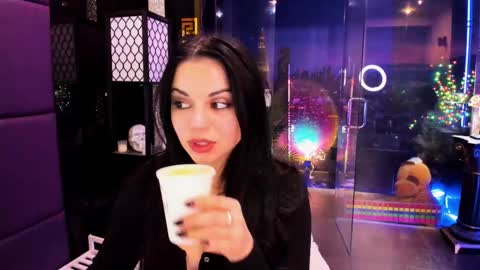 Alma online show from 02-15-25, 10:22