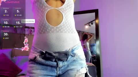 alma_rose_ online show from 05-28-26, 04:48