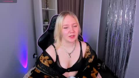 Amina online show from 02-09-25, 05:08