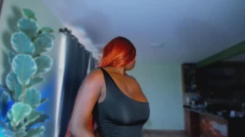 Snapshot of almaahotxxx chatting on 05-04-26, 02:35 almaahotxxx online show from 05-04-26, 02:35