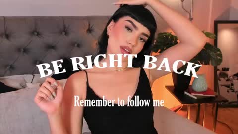 Mia online show from 04-18-26, 12:42