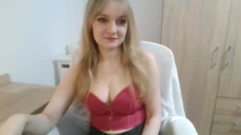 Snapshot of almanature chatting on 10-28-25, 05:04 AlmaNature online show from 10-28-25, 05:04