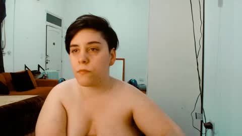 Snapshot of almondonwheels chatting on 10-02-25, 12:28 Almond online show from 10-02-25, 12:28