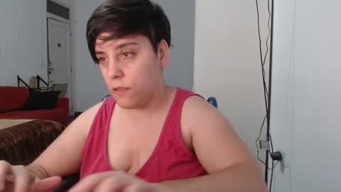 Snapshot of almondonwheels chatting on 10-14-25, 12:00 Almond online show from 10-14-25, 12:00