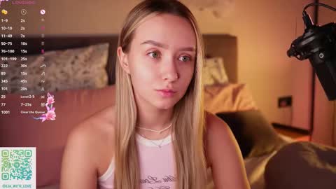 Lia online show from 11-11-25, 03:06