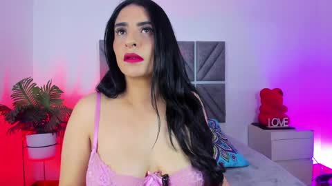 Snapshot of alombramorris chatting on 05-26-26, 11:28 alombramorris online show from 05-26-26, 11:28