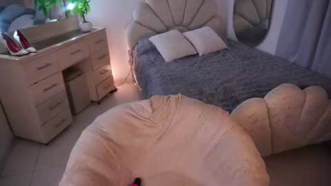 Alondra online show from 06-28-26, 10:10