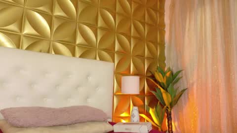 Hazel Bowie online show from 04-08-26, 08:31