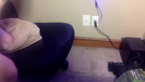 Snapshot of alongwhitedick chatting on 09-09-25, 05:34 ALongwhitedick online show from 09-09-25, 05:34