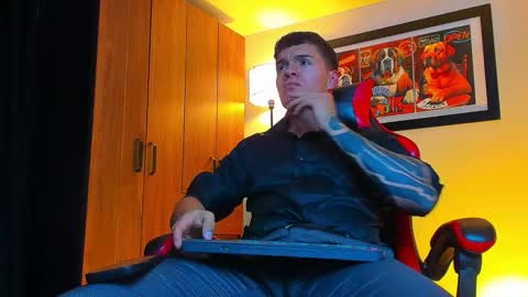 alpha_dominus_ online show from 11-18-25, 04:39