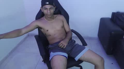 alphas_latins online show from 03-12-26, 01:56