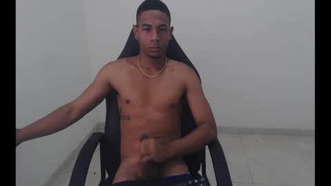 alphas_latins online show from 04-02-26, 08:06