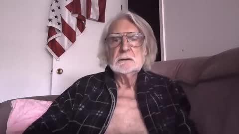 AlphaUniform online show from 05-18-26, 12:00