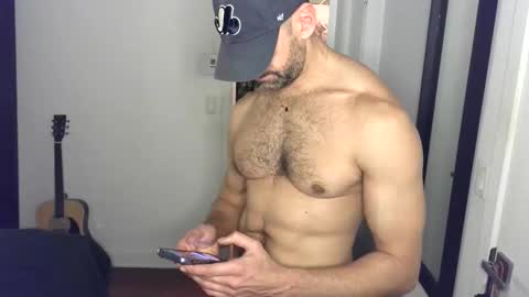 Snapshot of alphawolfo chatting on 10-30-25, 09:15 Alphawolfo online show from 10-30-25, 09:15