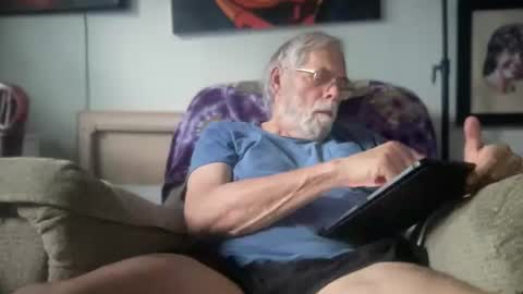 Snapshot of altman4117c chatting on 05-13-26, 11:33 altman4117c online show from 05-13-26, 11:33