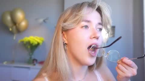 Snapshot of aluntick chatting on 05-02-26, 02:11 Amelia NEXT STREAM online show from 05-02-26, 02:11