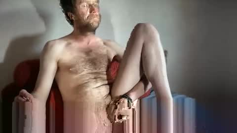Snapshot of alvarooo1111 chatting on 05-30-26, 10:34 Balearicsex11 online show from 05-30-26, 10:34
