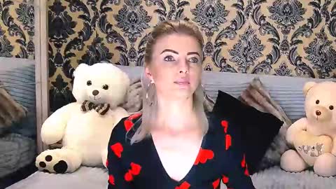 Snapshot of alyblonde chatting on 02-22-25, 10:40 aly online show from 02-22-25, 10:40