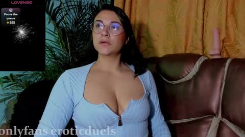 Snapshot of alyceandaxellredhot chatting on 12-22-24, 09:00 Alyce and Axell online show from 12-22-24, 09:00