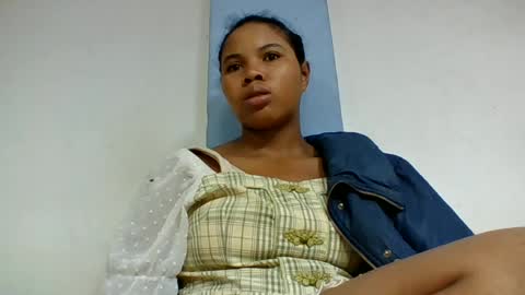Snapshot of alydie7 chatting on 06-17-26, 04:59 alydie7 online show from 06-17-26, 04:59