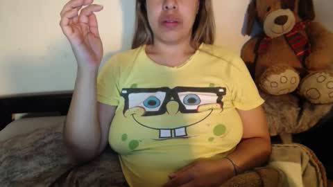 Snapshot of alynfoxx chatting on 03-04-25, 03:22 Alyn Maria online show from 03-04-25, 03:22