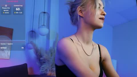 Snapshot of alysiasun chatting on 04-28-26, 02:27 Alysia online show from 04-28-26, 02:27