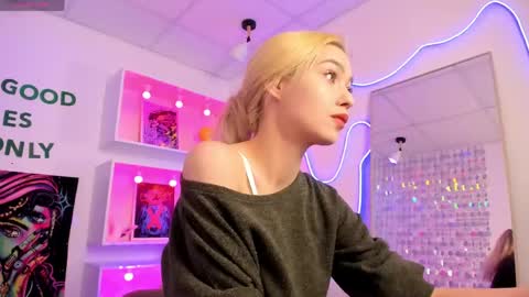 Snapshot of alysiasun chatting on 05-20-26, 10:43 Alysia online show from 05-20-26, 10:43