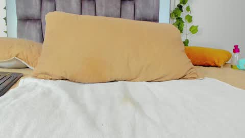 alyssia online show from 09-09-25, 01:54