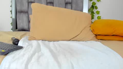 alyssia online show from 10-04-25, 12:36