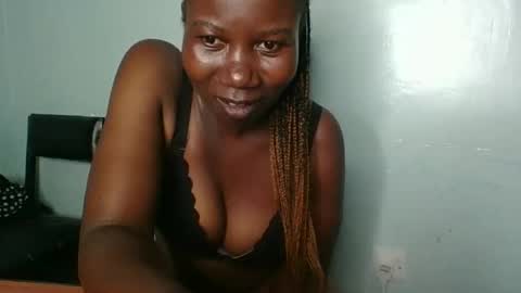 Snapshot of am_creme_delight chatting on 04-18-26, 08:42 am_creme_delight online show from 04-18-26, 08:42