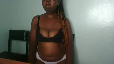 Snapshot of am_creme_delight chatting on 04-21-26, 01:29 am_creme_delight online show from 04-21-26, 01:29