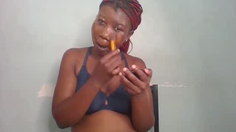 Snapshot of am_creme_delight chatting on 05-25-26, 12:22 am_creme_delight online show from 05-25-26, 12:22