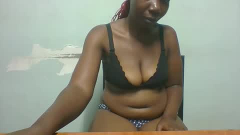 Snapshot of am_creme_delight chatting on 05-30-26, 02:47 am_creme_delight online show from 05-30-26, 02:47